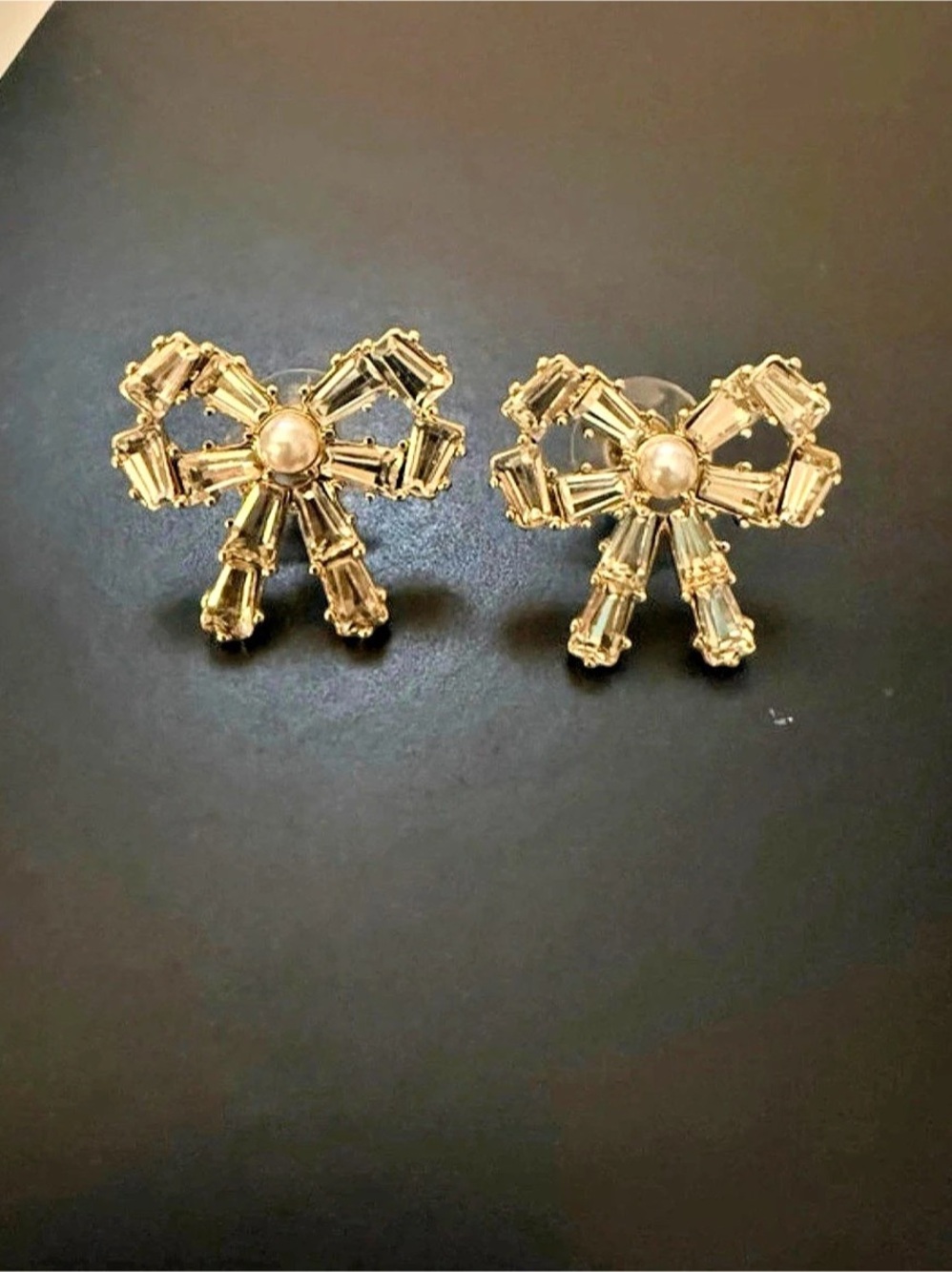 Gold Bow Earrings Like New